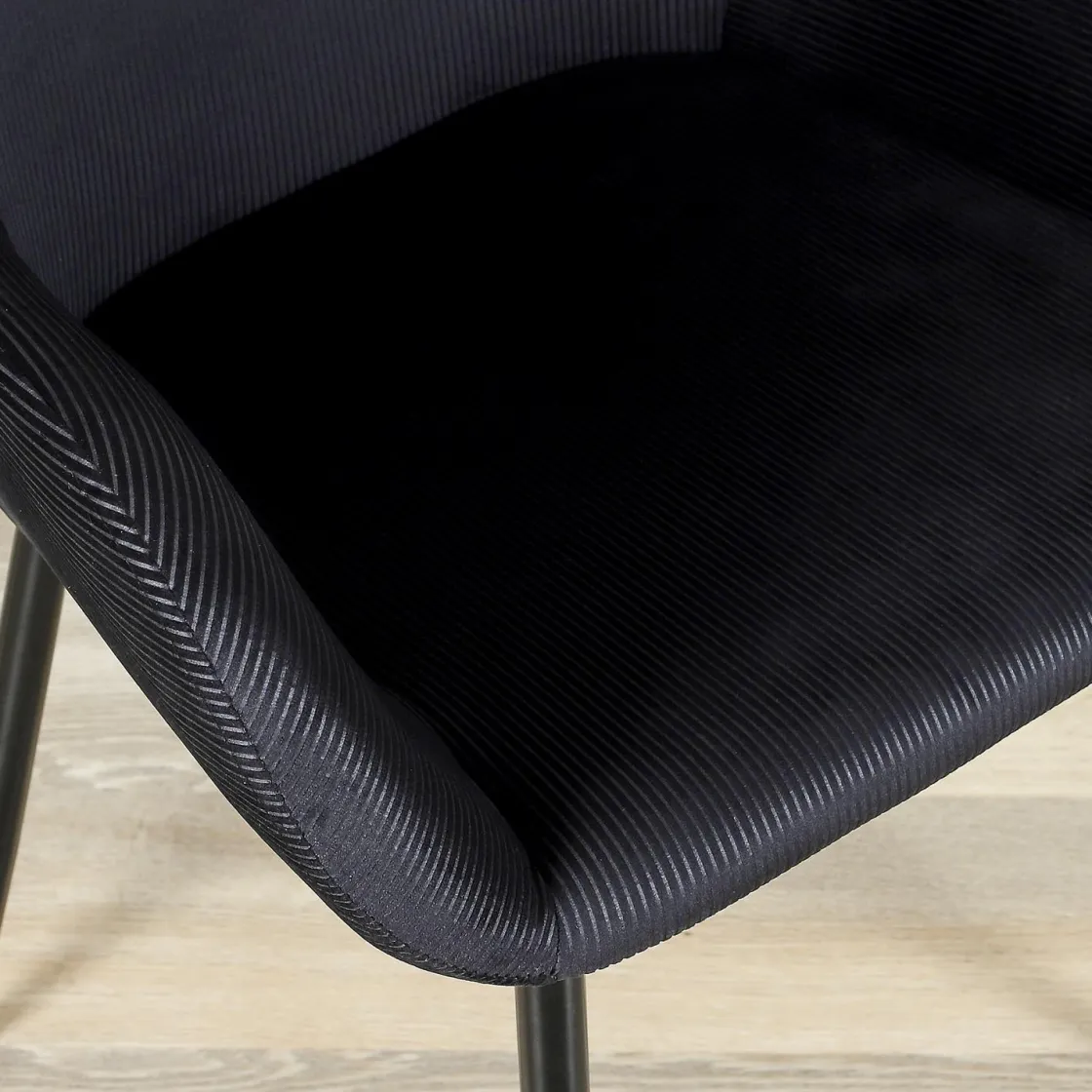 La Chaise Longue Mobilier-FAUTEUIL GIULIA NOIR VELOURS COTELE - Lot de 2